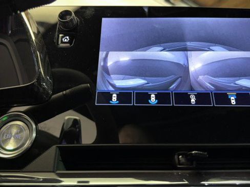 Used 2023 Chevrolet Corvette Stingray Premium Cpe w/ Z51 Performance Package image 8