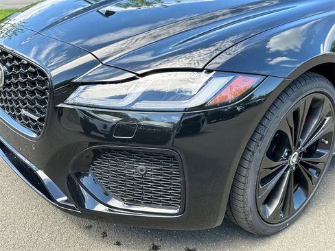 New 2024 Jaguar XF R-Dynamic SE image 7