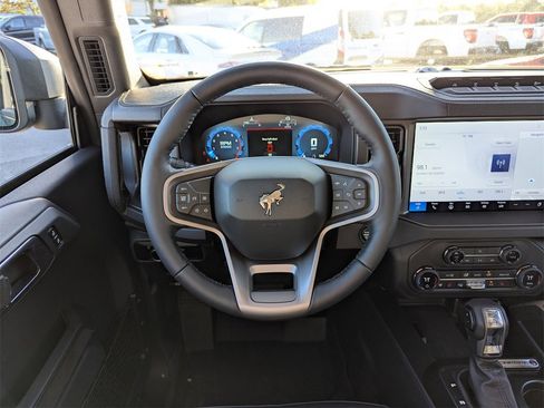 New 2025 Ford Bronco Badlands image 16