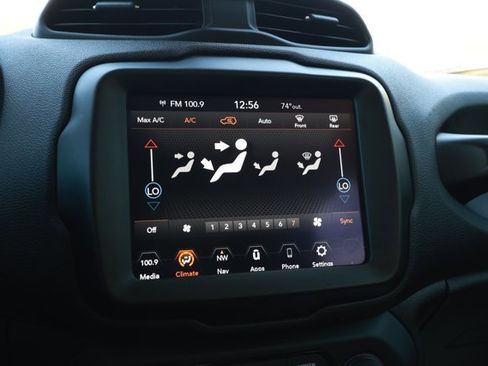 Used 2022 Jeep Renegade Latitude AWD/4WD image 16