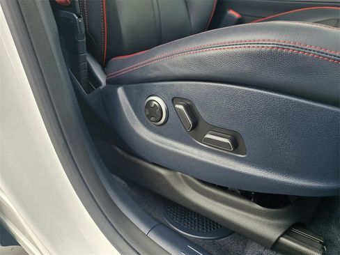 Used 2025 Genesis GV70 2.5T Sport Prestige w/ Sport Prestige Package image 33