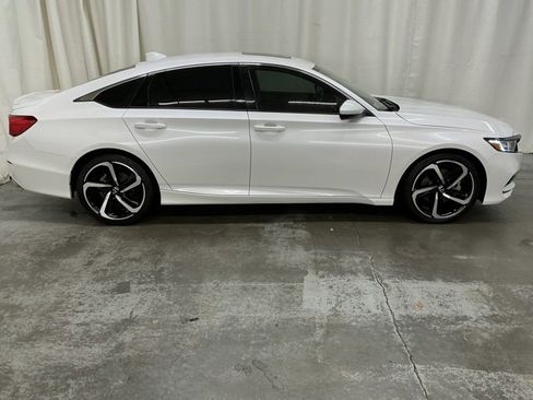 Used 2020 Honda Accord Sport image 2
