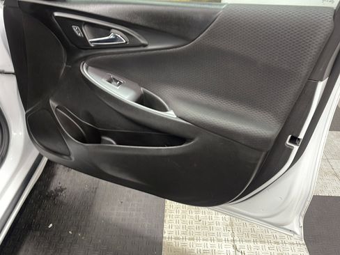 Used 2023 Chevrolet Malibu LT FWD image 17