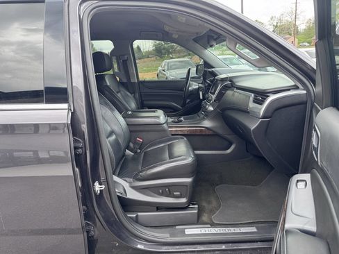Used 2018 Chevrolet Suburban LT image 16