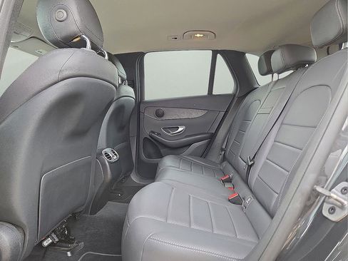 Used 2022 Mercedes-Benz GLC 300 image 16