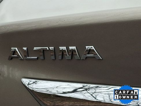 Used 2013 Nissan Altima 2.5 SL w/ Technology Pkg FWD image 45