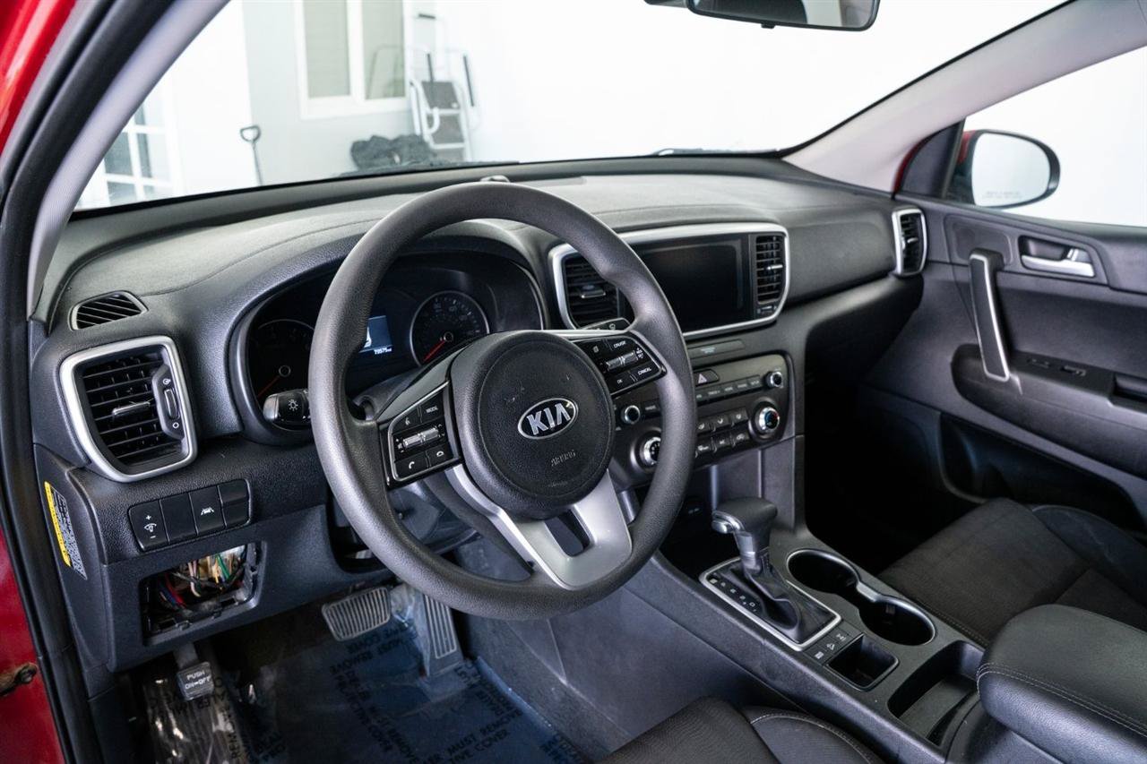 Used 2020 Kia Sportage LX AWD/4WD image 13