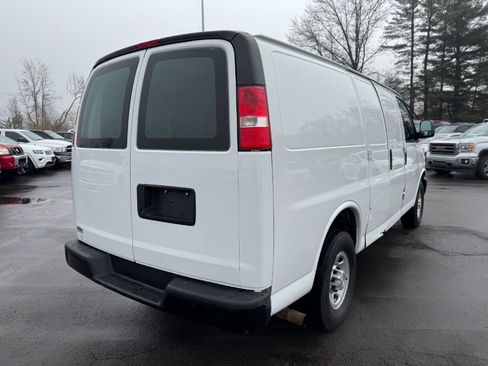 Used 2016 Chevrolet Express 2500 image 5