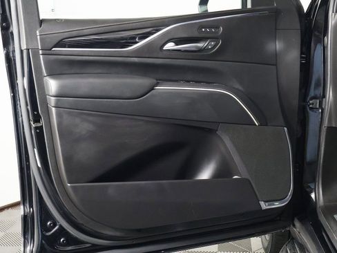 Used 2023 Cadillac Escalade ESV Sport image 13