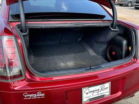 Used 2014 Chrysler 300 S RWD image 28