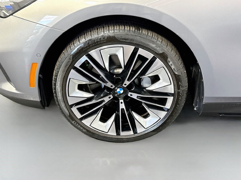 Used 2024 BMW 530i w/ Premium Package RWD image 37
