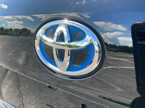 Used 2022 Toyota Highlander Platinum AWD/4WD image 16