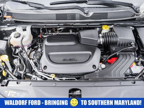 Used 2024 Chrysler Pacifica Touring-L image 20