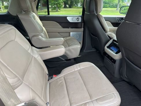 Used 2022 Lincoln Navigator Reserve AWD/4WD image 24