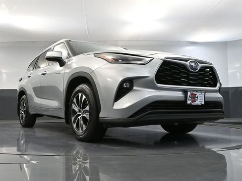 Used 2021 Toyota Highlander XLE image 58