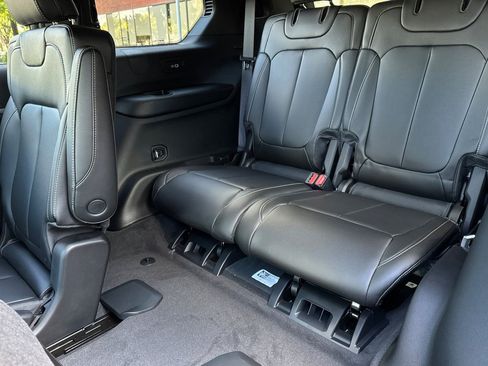 New 2025 Jeep Grand Cherokee L Limited w/ Black Appearance Package image 14