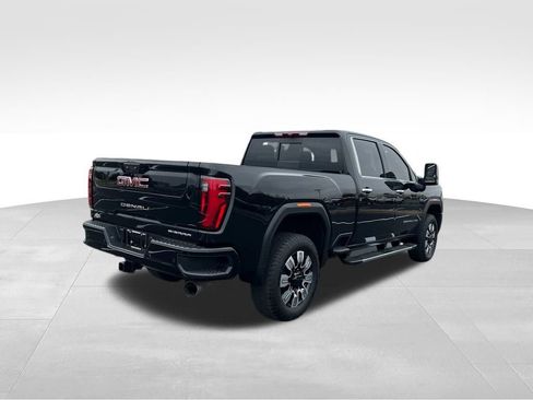Used 2025 GMC Sierra 2500 Denali image 6