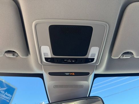 Certified 2025 Honda HR-V LX image 28