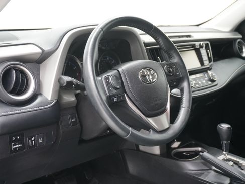 Used 2018 Toyota RAV4 XLE FWD image 10