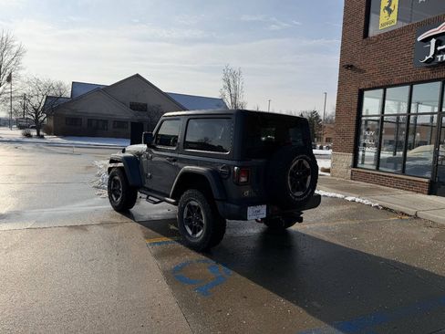 Used 2019 Jeep Wrangler Sport image 9