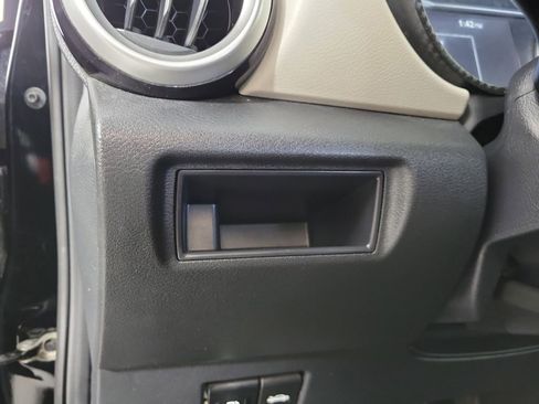 Used 2021 Nissan Versa SV FWD image 13