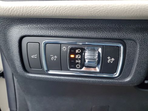 New 2026 Lincoln Corsair Premiere image 14