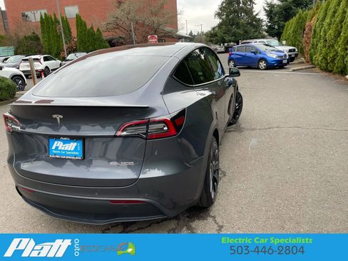 Used 2022 Tesla Model Y Performance image 12