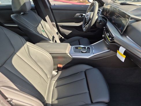 New 2026 BMW 330i Sedan w/ M Sport Package RWD image 34