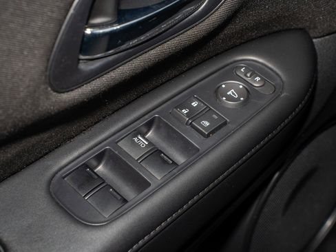 Used 2016 Honda HR-V LX image 24