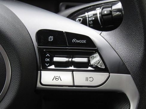 Used 2022 Hyundai Elantra SEL image 22