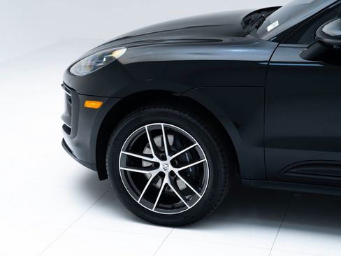 Certified 2026 Porsche Macan AWD/4WD image 11