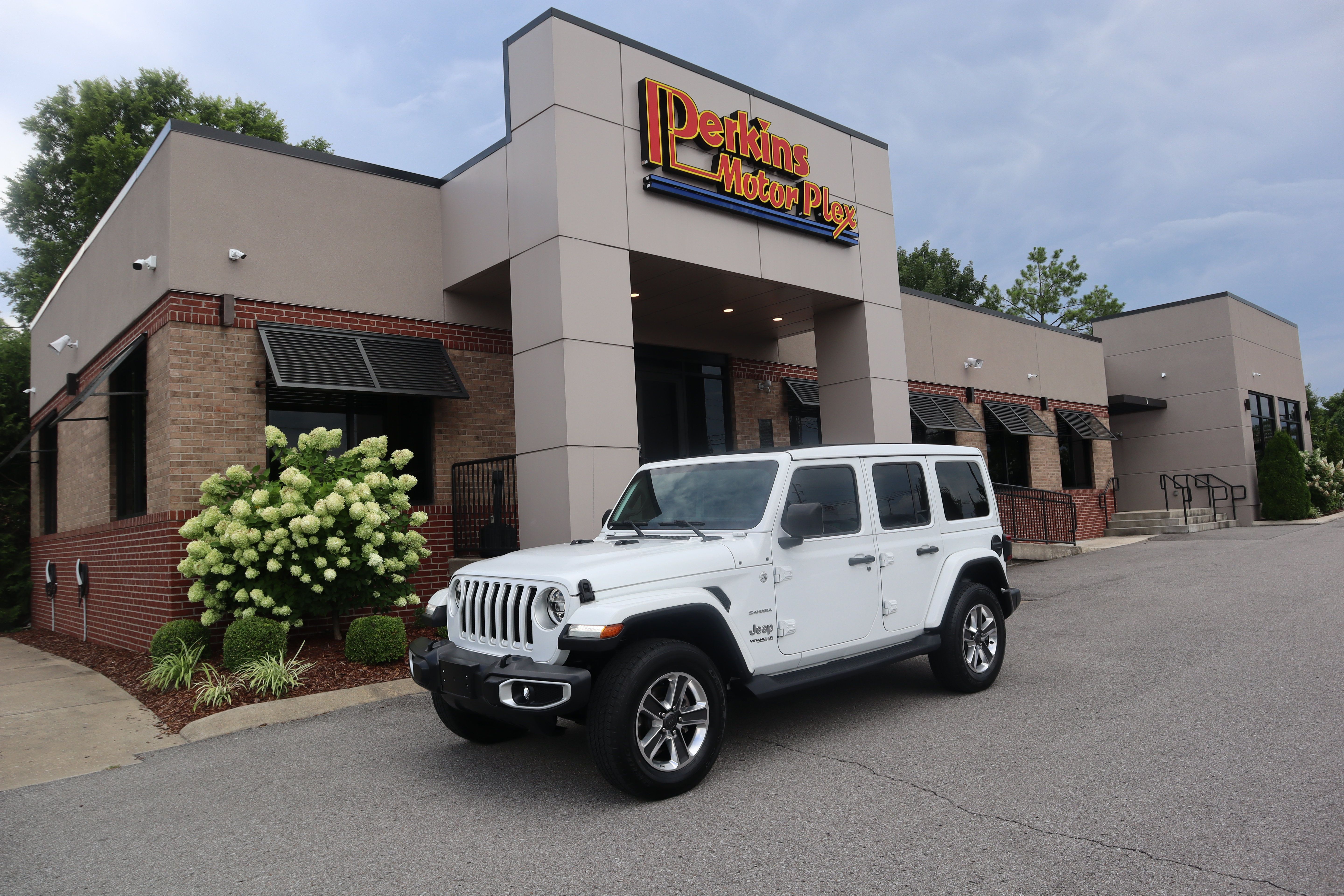 Used 2020 Jeep Wrangler Unlimited Sahara AWD/4WD image 35
