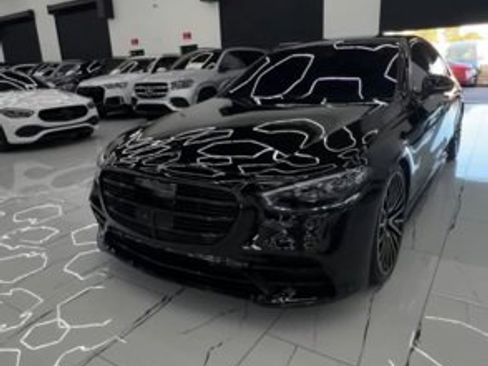 Used 2022 Mercedes-Benz S 580 4MATIC Sedan image 2
