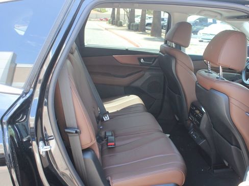 Used 2024 Acura MDX SH-AWD w/ Technology Package image 15
