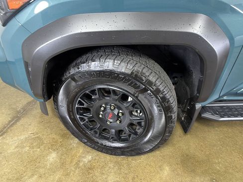 Used 2025 Toyota 4Runner TRD Off-Road Premium AWD/4WD image 5
