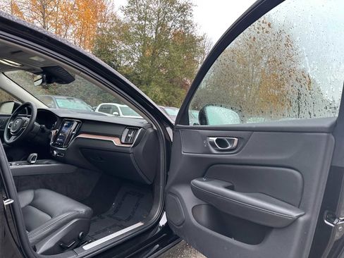 Certified 2025 Volvo S60 B5 Plus image 11