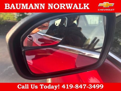Used 2017 Ford Fusion SE w/ Fusion SE Technology Package FWD image 13