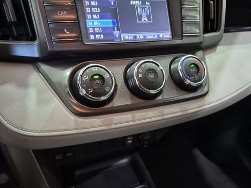 Used 2014 Toyota RAV4 LE FWD image 13