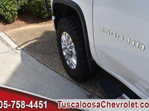 Used 2021 Chevrolet Silverado 2500 High Country w/ Z71 Off-Road Package AWD/4WD image 17