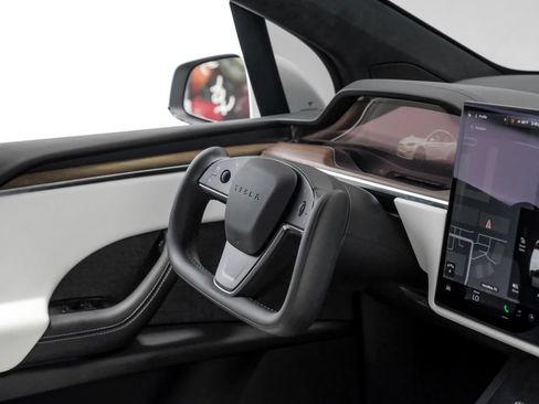 Used 2022 Tesla Model X AWD/4WD image 23