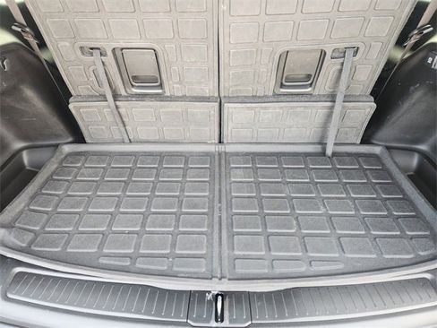 Used 2024 Jeep Grand Cherokee L Limited w/ Luxury Tech Group II image 33