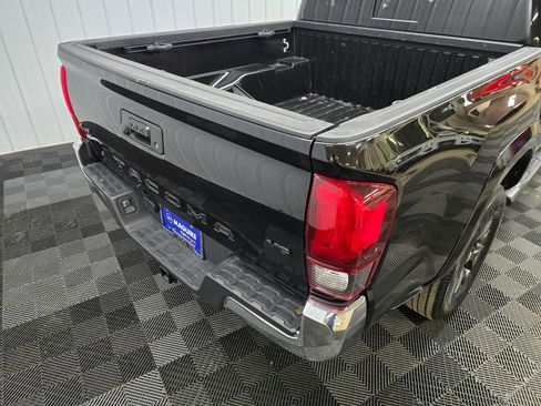 Used 2023 Toyota Tacoma SR5 AWD/4WD image 11