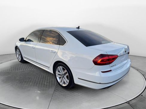 Used 2017 Volkswagen Passat 1.8T SE image 3