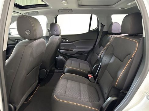 Used 2023 GMC Acadia AT4 image 28