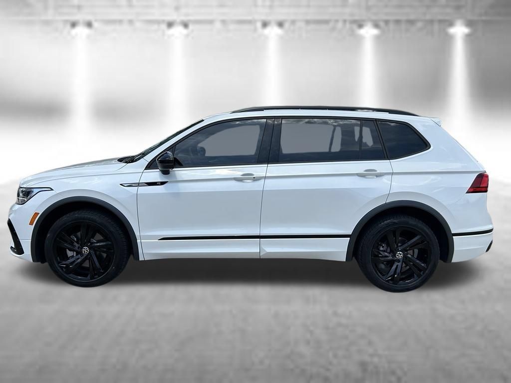 Certified 2023 Volkswagen Tiguan SE R-Line FWD image 3