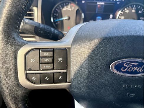 Used 2023 Ford Expedition XLT RWD image 16