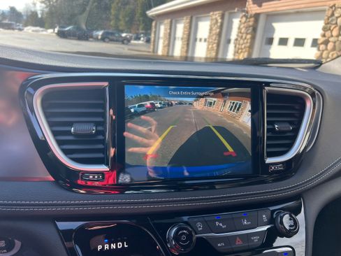 New 2026 Chrysler Pacifica Select AWD/4WD image 16