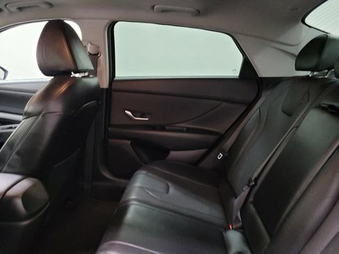 Used 2021 Hyundai Elantra Limited FWD image 18