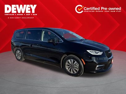 Certified 2024 Chrysler Pacifica Select