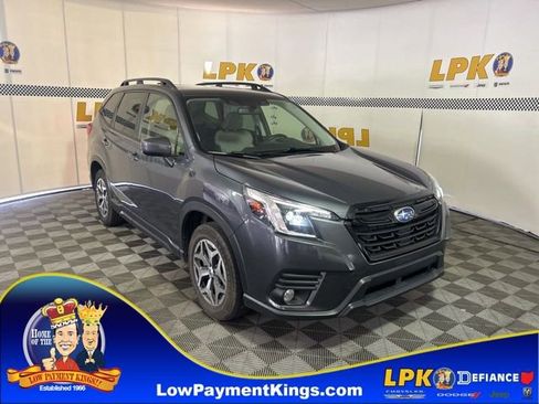 Used 2023 Subaru Forester Premium AWD/4WD image 1